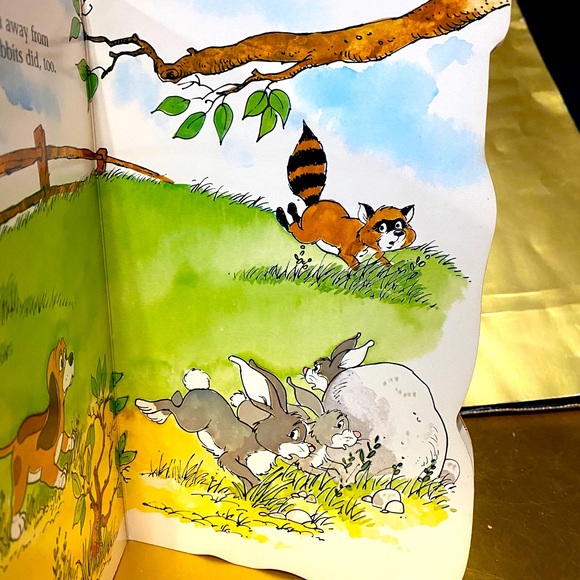 WALT DISNEY PRODUCTIONS 1981 THE FOX AND THE HOUND FINDS A FRIEND BOARD BOOK - Picture 6 of 15